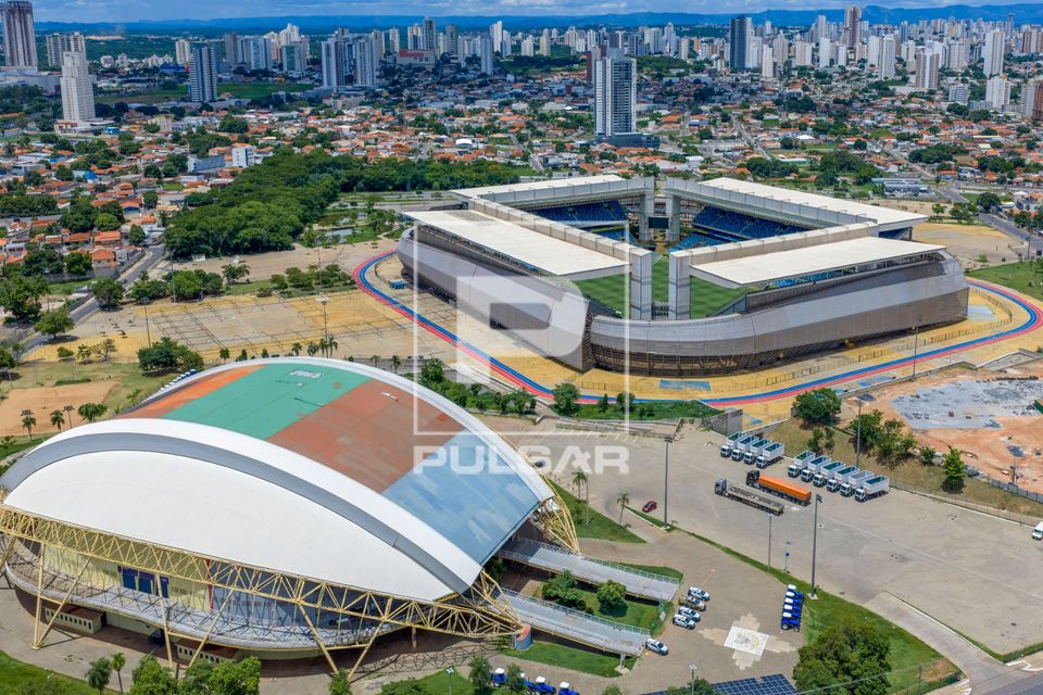 Ginásio Aecim Tocantins no primeiro plano pertence ao complexo esportivo Arena Pantanal ao fundo no bairro Ve