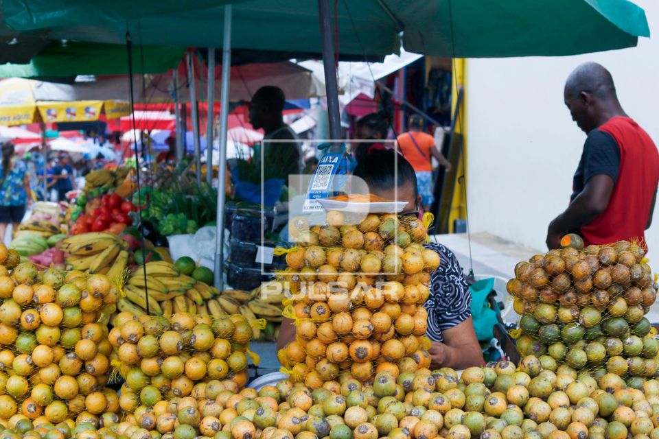 Barraca de frutas no centro da cidade