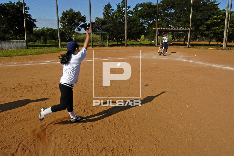 Comunidade japonesa jogando baseball em Campinas 