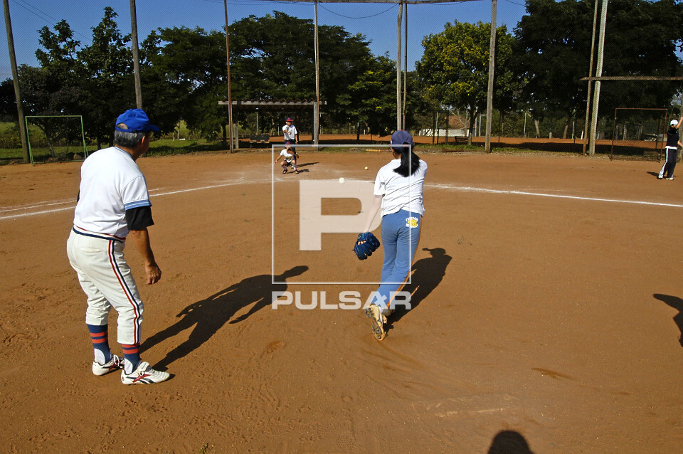 Comunidade japonesa jogando baseball em Campinas 
