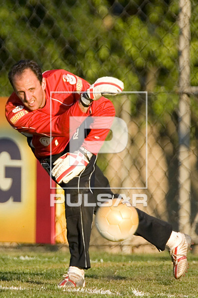 Rogerio Ceni em treinamento