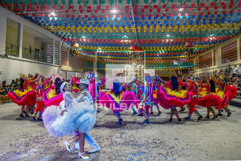Apresentação da Quadrilha Junina Girassol de Girau de Ponciano no Polo das Quadrilhas - Alto do Moura