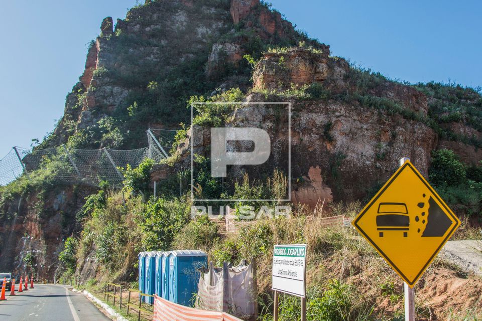 Obras por risco de desmoronamento