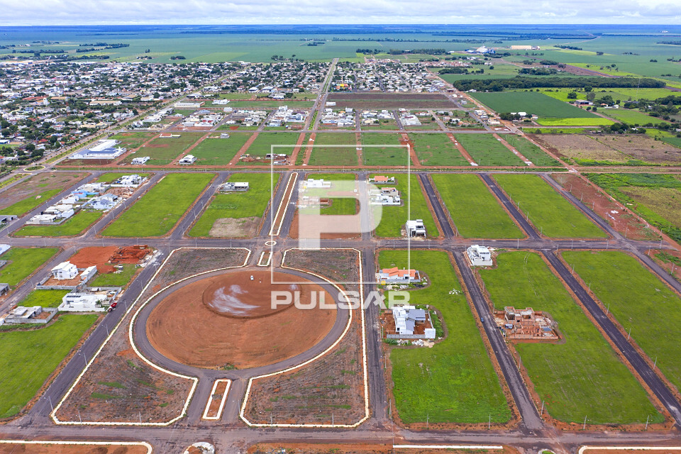 Vista de drone de moradias em loteamento - bairro novo de classe alta - 