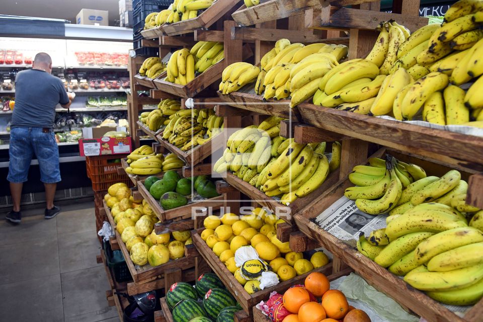 Venda de frutas no Mercado Municipal 