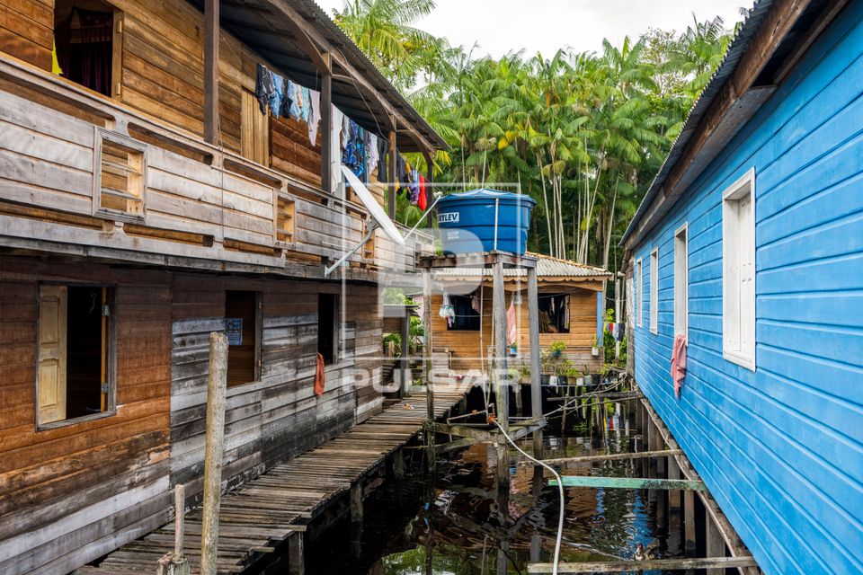 Palafitas da comunidade Santo Ezequiel Moreno