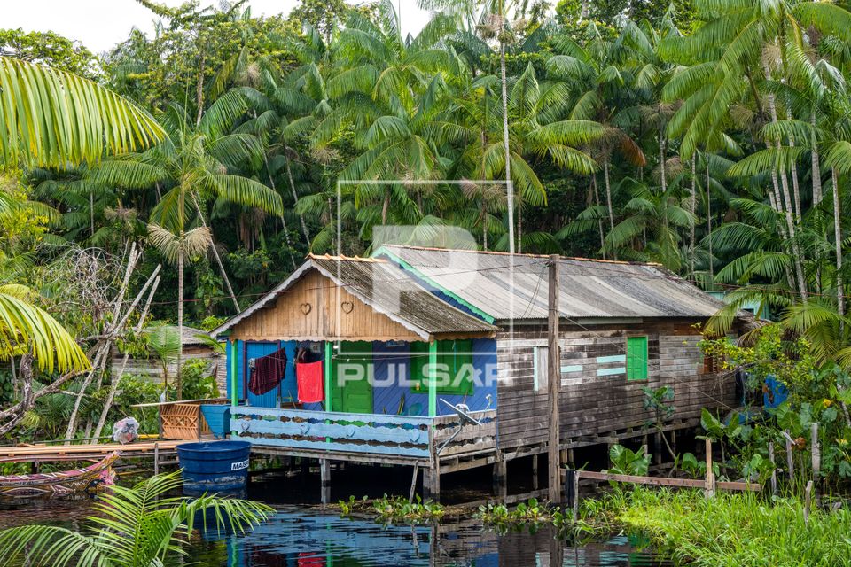 Moradia da comunidade ribeirinha Santo Ezequiel Moreno