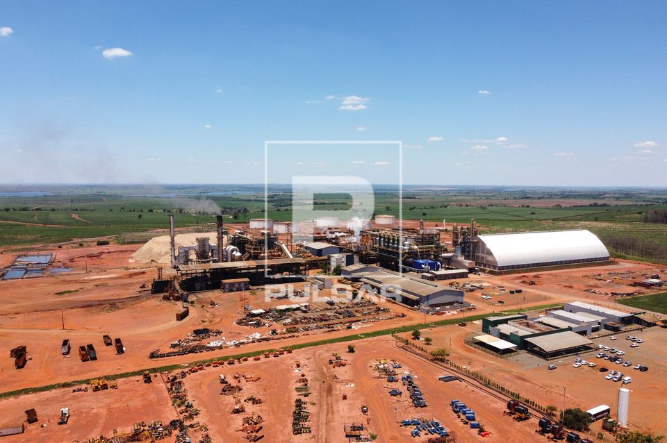 Vista de drone de usina sucroalcooleira
