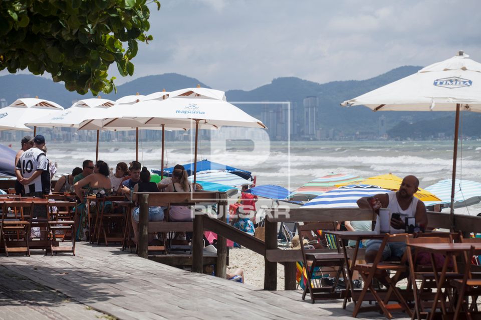 Bar na Praia de Itapema