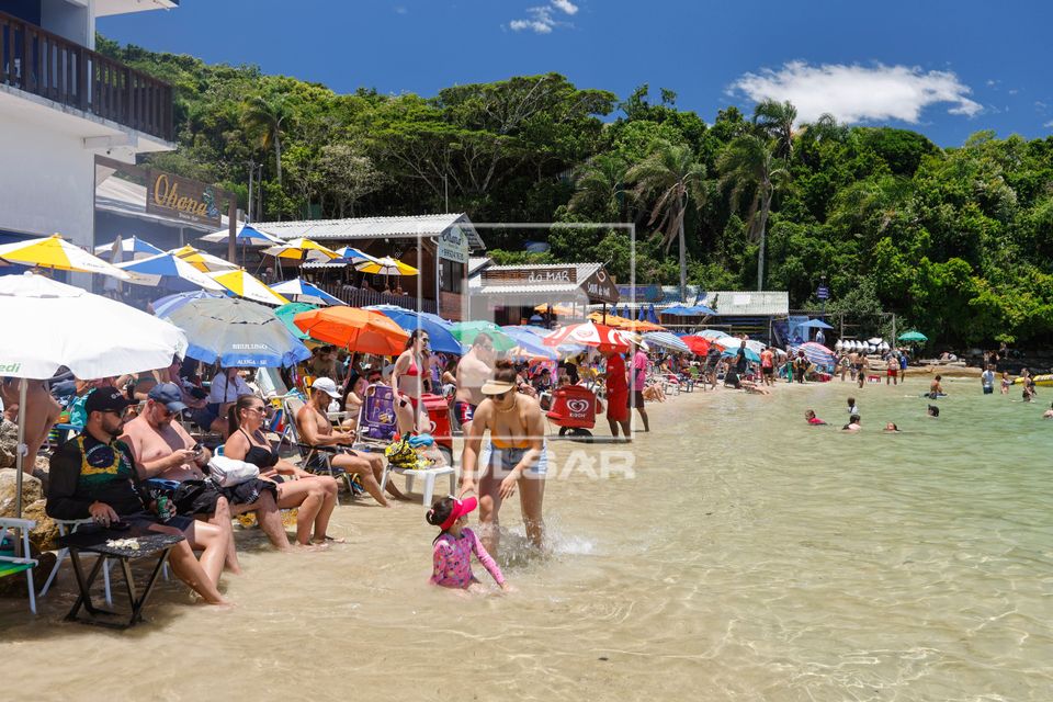 Pessoas na Praia da Sepultura