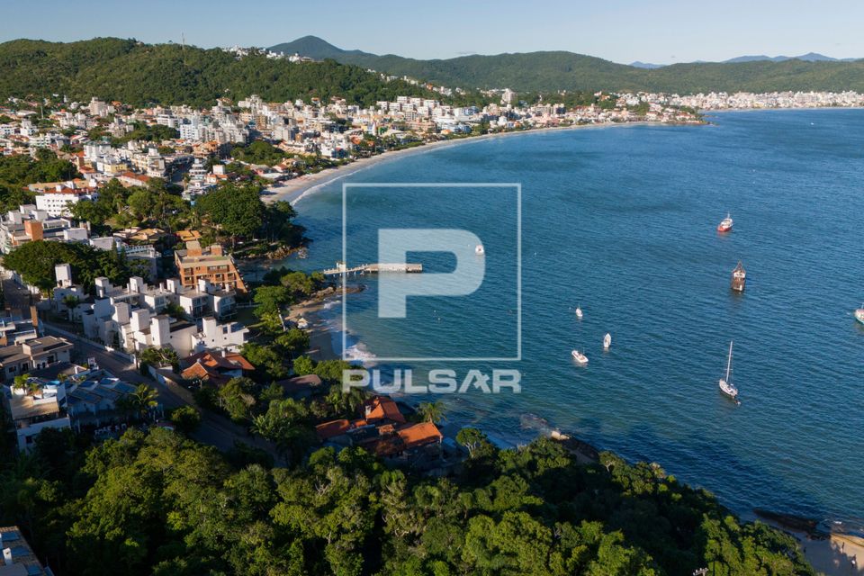 Vista de drone da Praia de Bombinhas