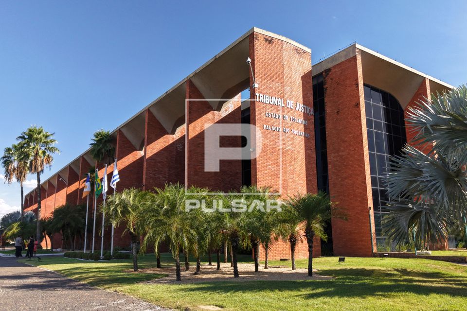 Vista de drone do Tribunal de Justiça do Estado Tocantins na praça dos Girassóis