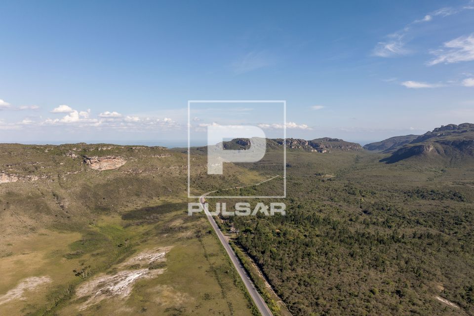 Vista de drone da rodovia BR-242 