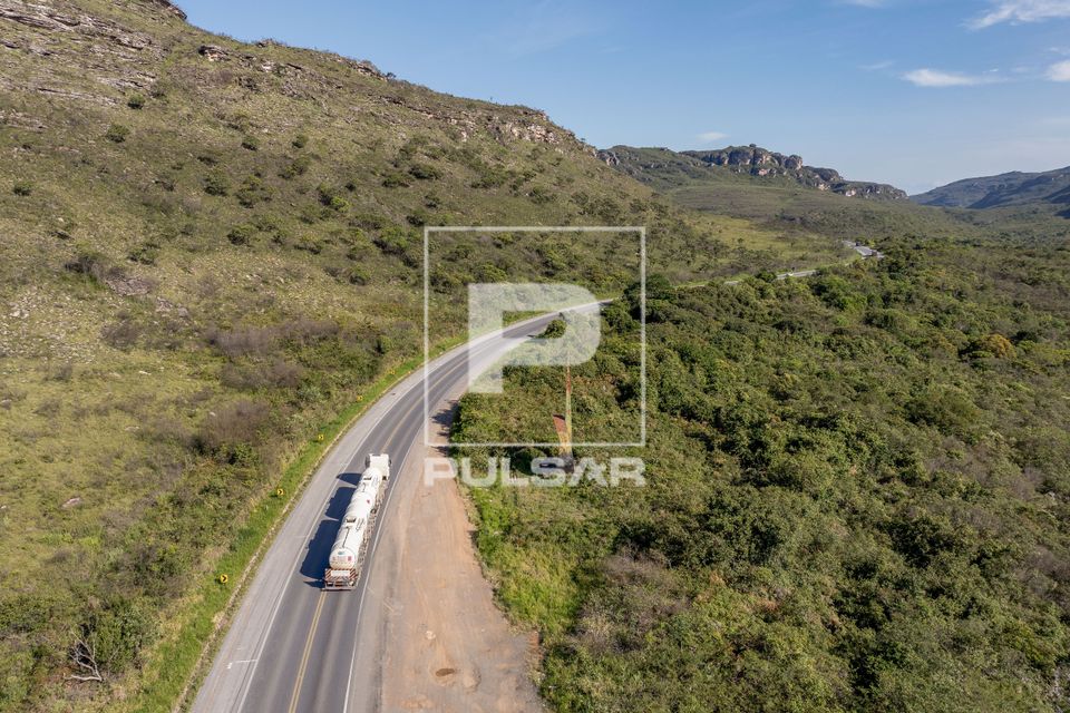 Vista de drone da rodovia BR-242 