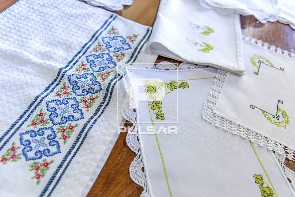 Bordados feitos por costureiras do Centro de Artesanato Municipal