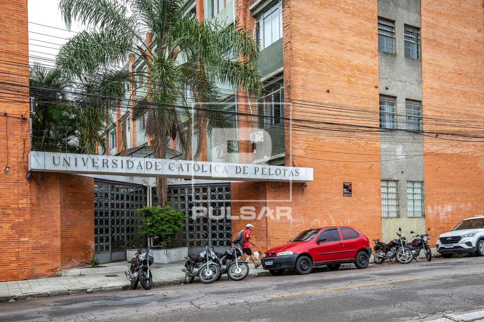 Universidade Católica de Pelotas UCPel - atua como uma universidade comunitária sem fins lucrativos