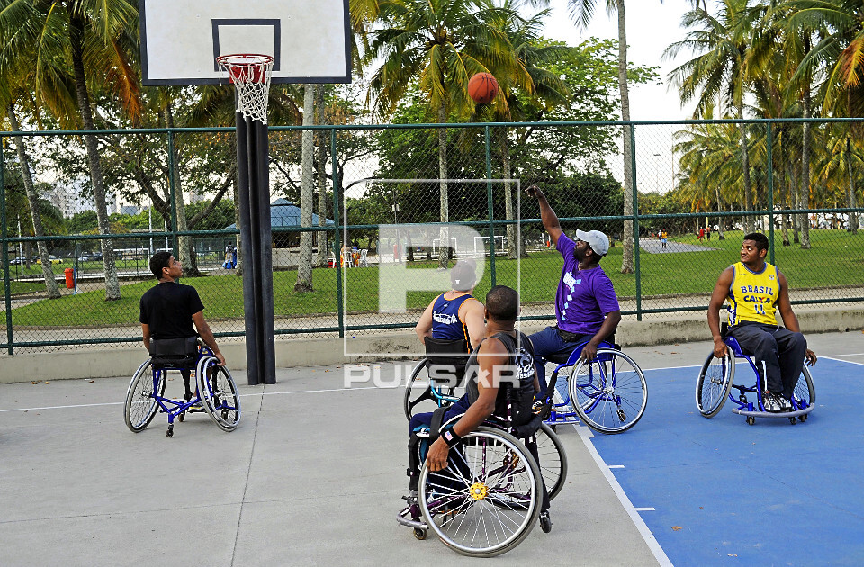 Cadeirantes jogando basquete no Aterro do Flamengo 