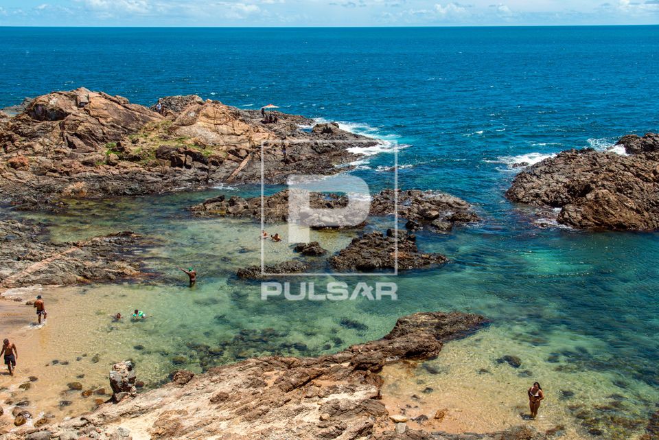 Piscinas naturais na Ponta de Santo Antonio - praia conhecida como Buraco da Sereia