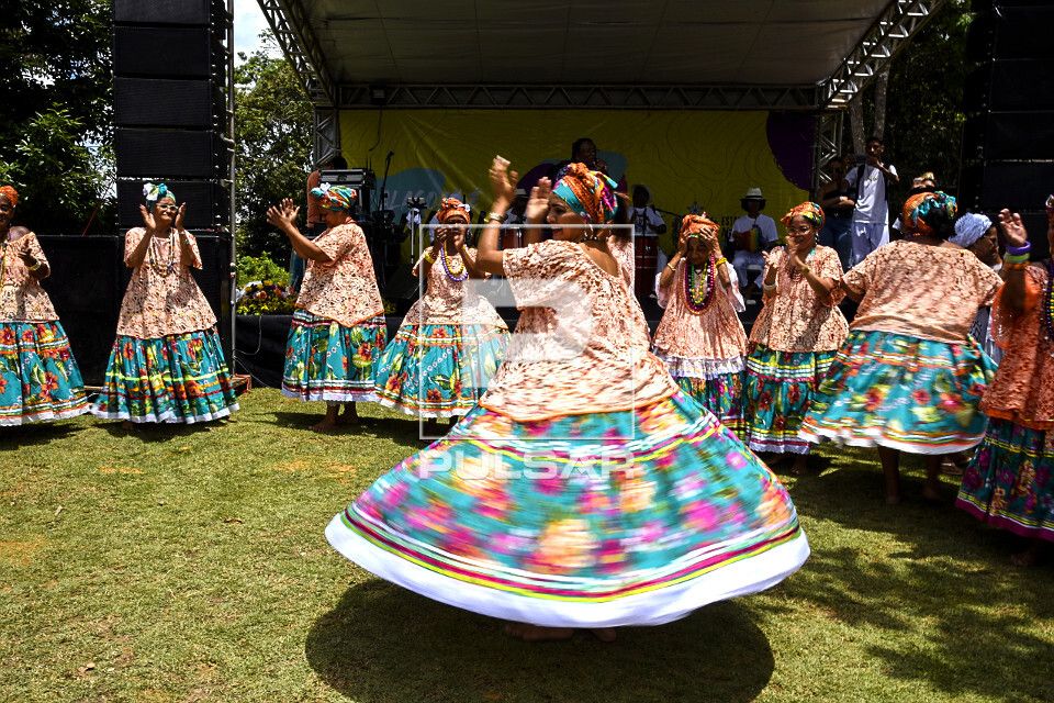 Apresentação de samba de roda na semana da consciência negra no