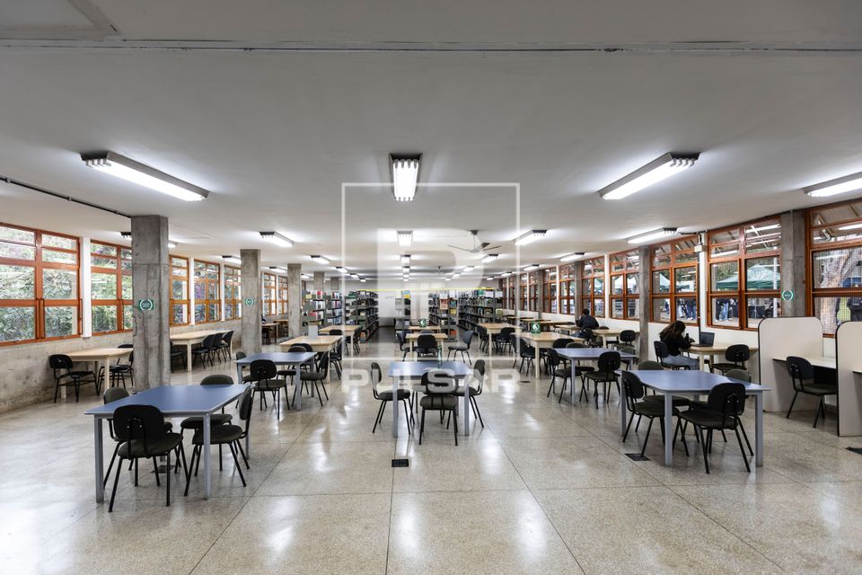 Vista interna da Biblioteca Central da UEL - Universidade Estadual de Londrina