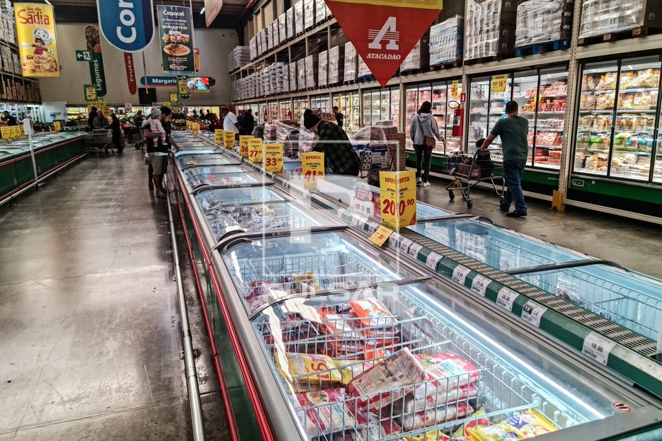Setor de congelados de loja de atacado