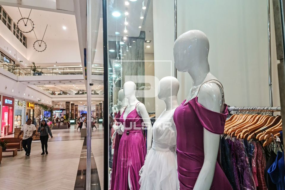 Loja de vestidos de festas em shopping center