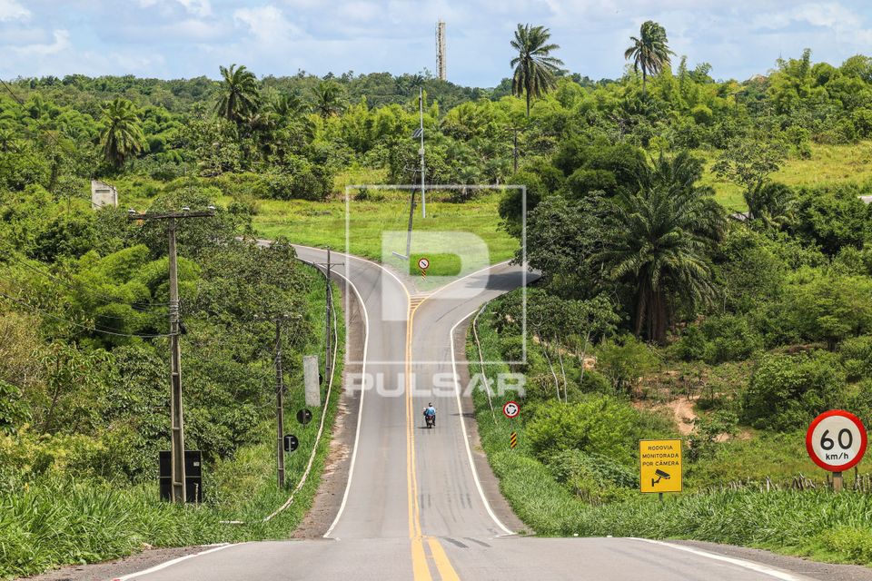 Vista de cima da Rodovia BA-521
