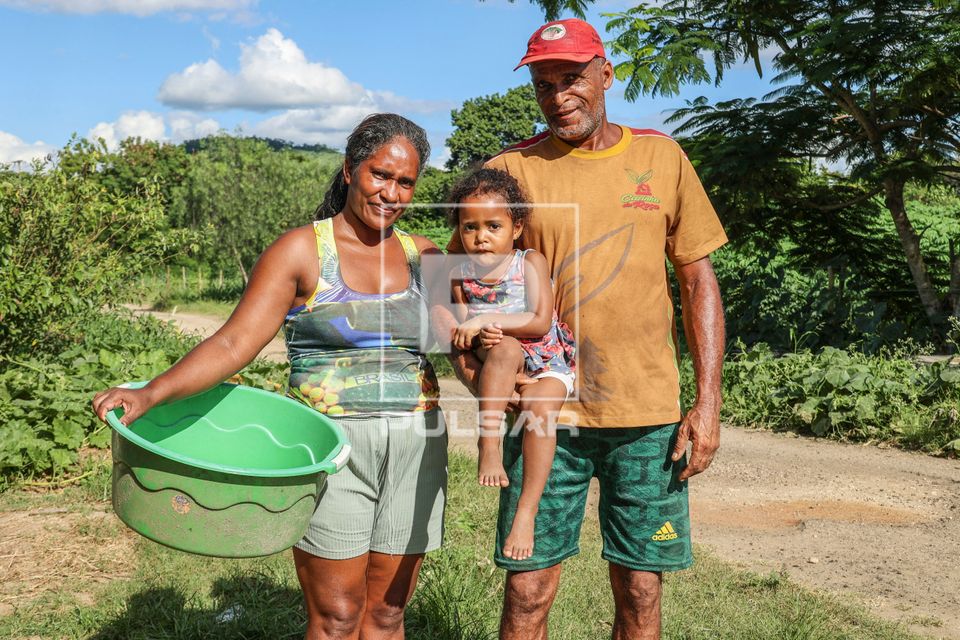Familia de moradores do Assentamento Roseli Nunes