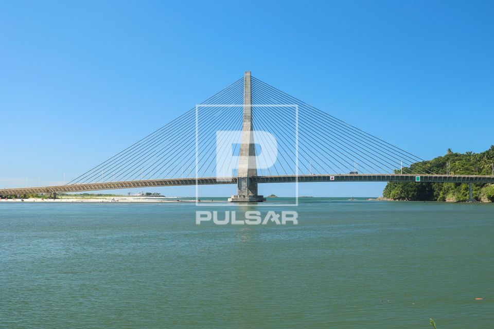 Ponte Jorge Amado da rodovia BA-001 sobre a foz do Rio Cachoeira