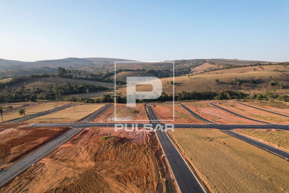 Vista de drone de loteamento na periferia da cidade