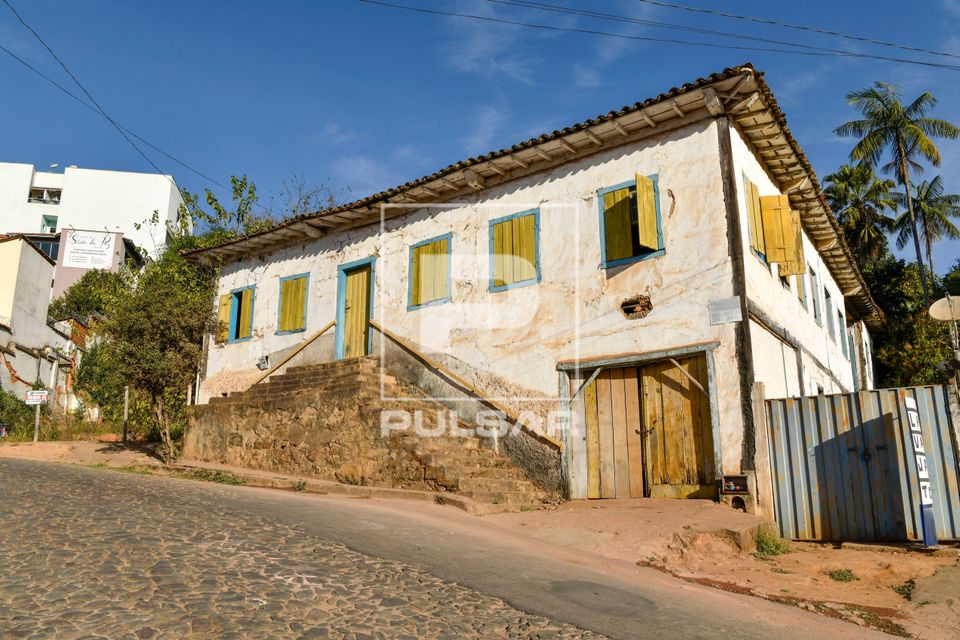 Casa antiga no centro da cidade