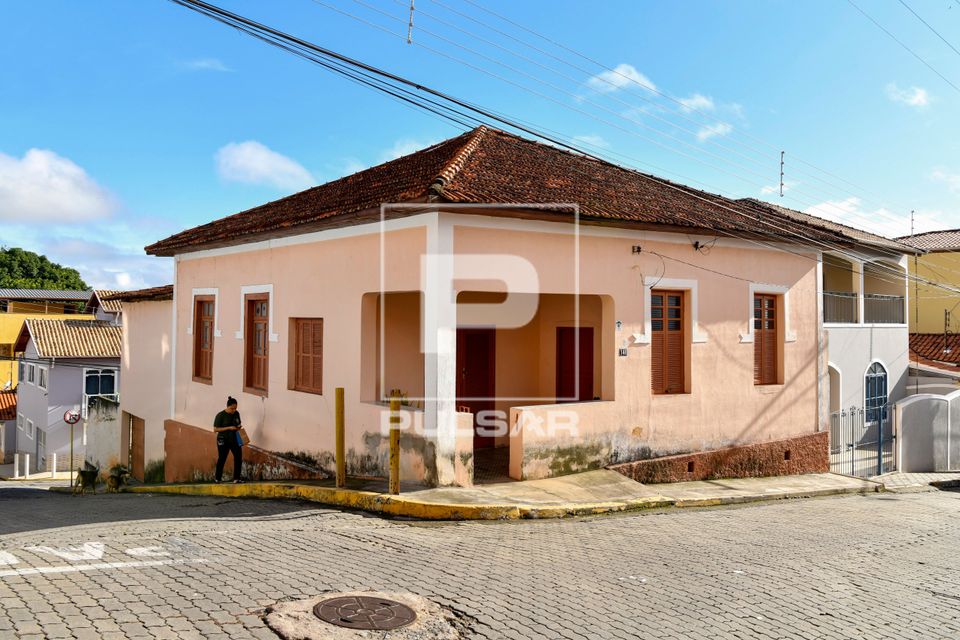 Casa antiga no centro da cidade 