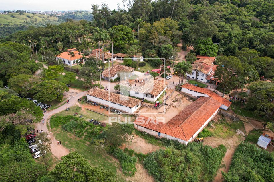 Vista de drone de fazenda adaptada para turismo rural - Rota dos Bandeirantes