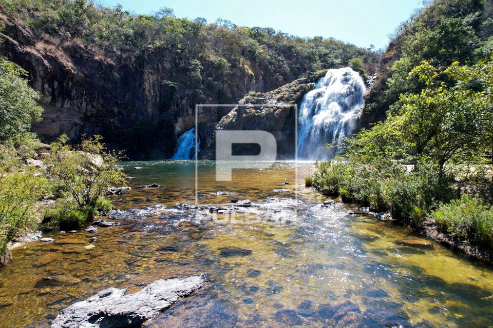 Vista de drone da Cachoeira Maria Augusta na Serra da Canastra