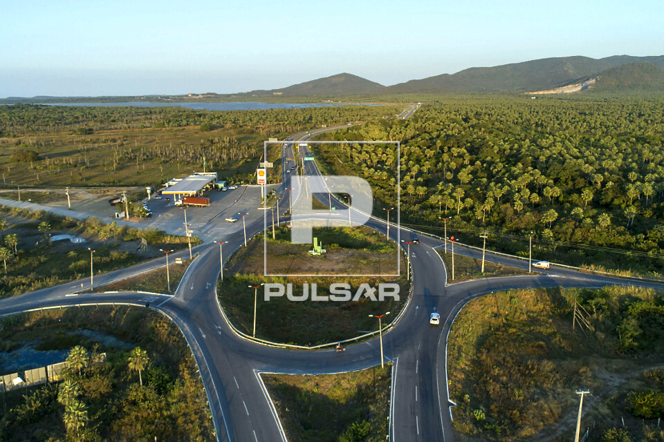 Vista de drone do entroncamento da rodovia CE-085 e CE-421 - 
