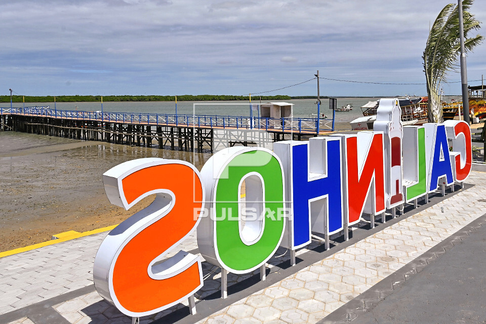 Letreiro Amo Galinhos no porto do mar de dentro