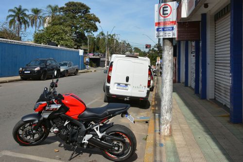 01BUR488