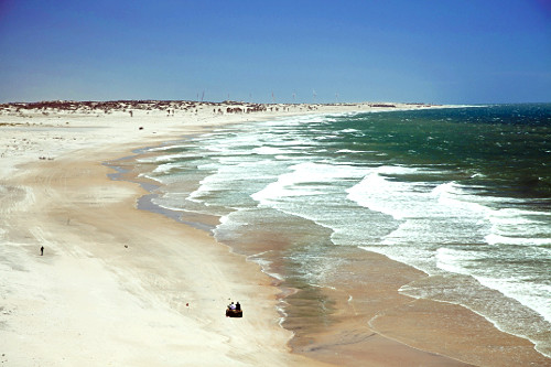 Vista da Praia de Lagoinha com dunas ao fundo