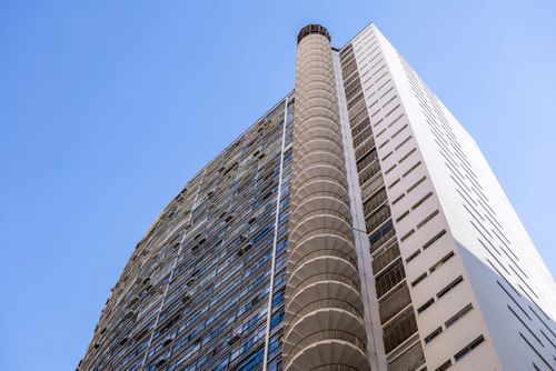 04EL886