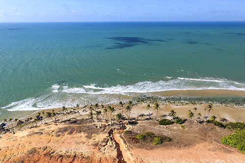 Vista de drone da praia de Lagoinha - 
