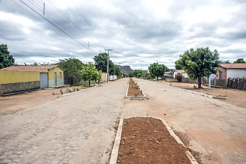 Rua com moradias no Assentamento Novo Zabele na zona rural | Pulsar ...