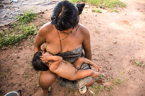 Mushukdan oqayotgan porno tomosha qiling