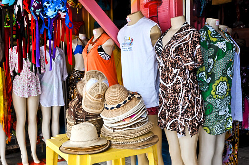 Loja de roupas na Praia do Atalaia no litoral paraense - município conhecido também como Salinas