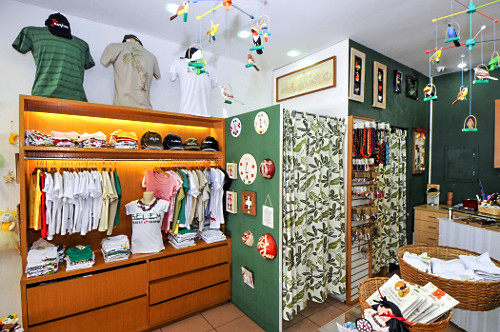 Vista interna de loja na Estação das Docas - atual complexo turístico e cultural - centro histórico da cid