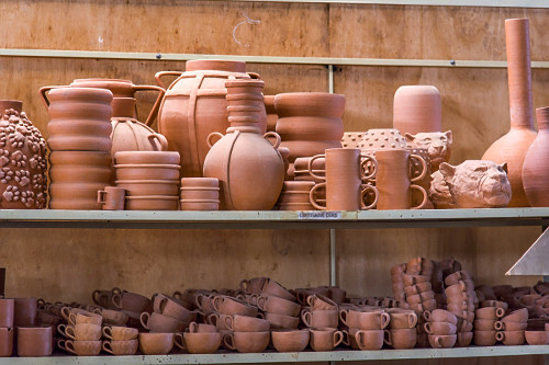 Cerâmicas à venda em ateliê | Pulsar Imagens | Banco imagens do Brasil
