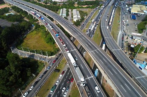 Paralisação dos caminhoneiros no Rodoanel em protesto contra os altos preços do diesel - SP-021 - Rodoanel 