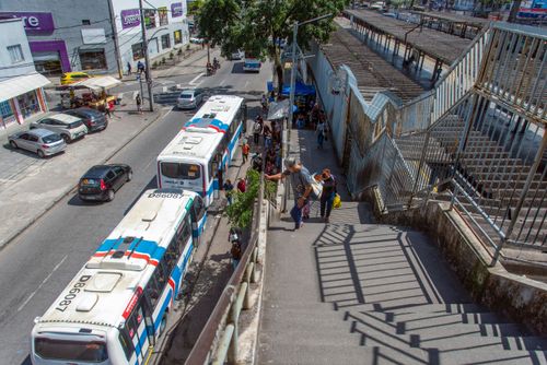 23LW812