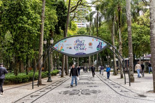 Placa anunciando feira da primavera na Praça General Osório