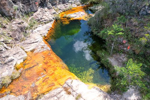Vista de drone de poço no complexo da Cachoeira Capitinga na Serra da Canastra