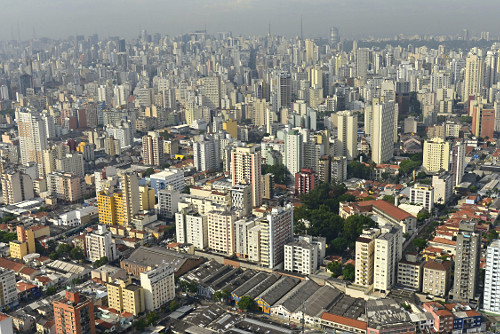 Vista aérea do Jardim Campos Elíseos na periferia da cidade | Pulsar  Imagens | Banco imagens do Brasil